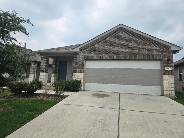 $1,760 | 19405 Bear Grass Drive, Elgin, TX 78621