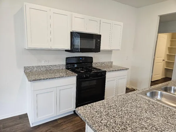 $1,760 | 19405 Bear Grass Drive, Elgin, TX 78621