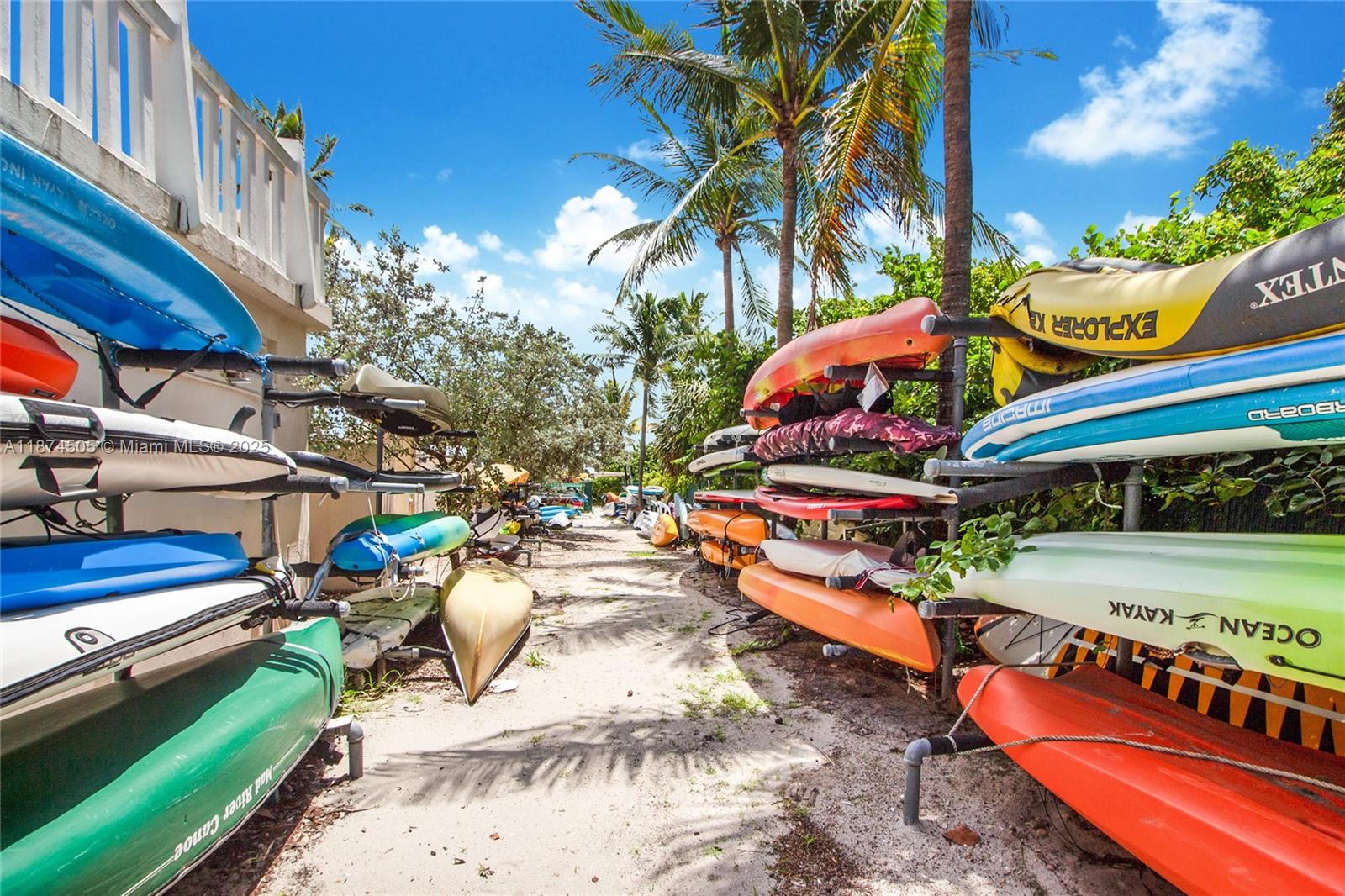 1111 Crandon Boulevard, Unit B606 Key Biscayne, FL 33149 - Photo 21 of 33 a view of an outdoor space