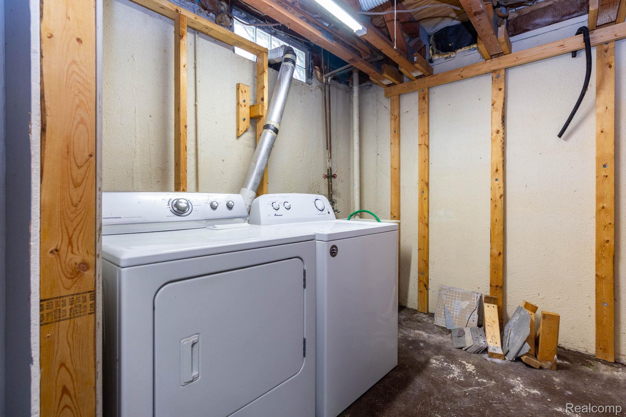 32016 Belcrest Road Rockwood, MI 48173 - Photo 33 of 40 Basement Laundry Area