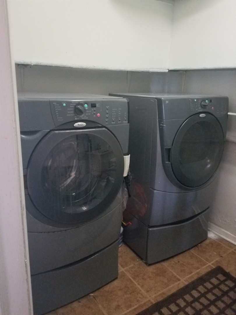 4019 North Tripp Avenue Chicago, IL 60641 - Photo 11 of 31