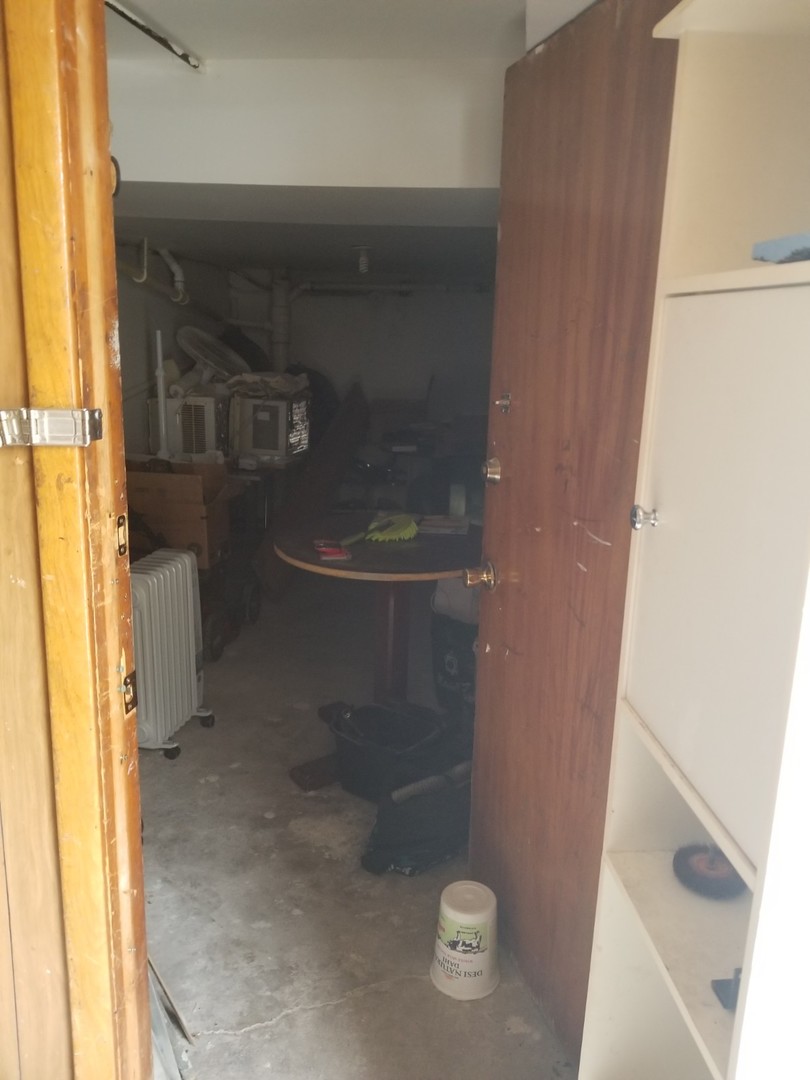 4019 North Tripp Avenue Chicago, IL 60641 - Photo 26 of 31 a bathroom with a shower