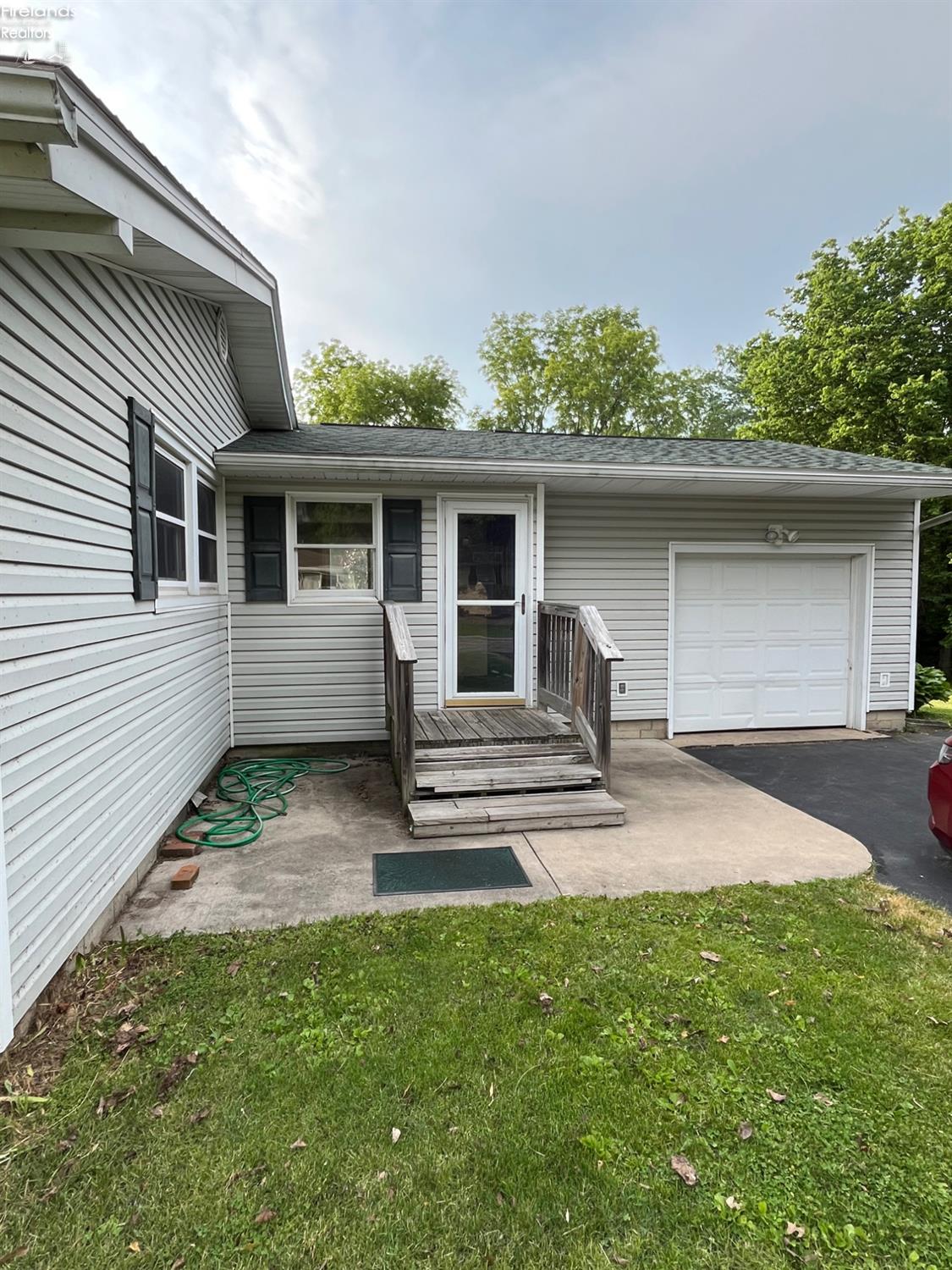 4003 Harris Road Sandusky, OH 44870 - Photo 3 of 29 Gallery Image 3