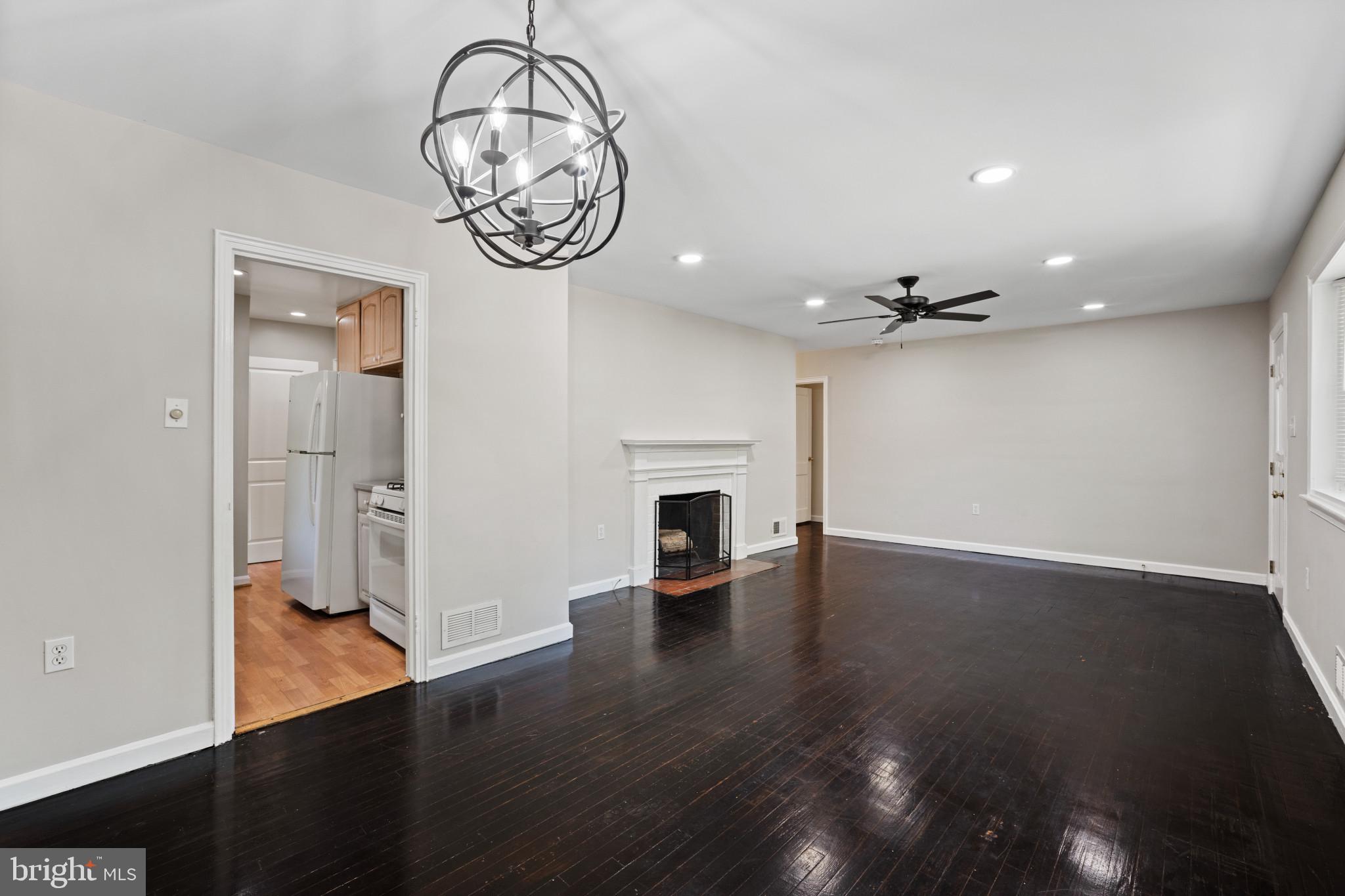 121 Whitmoor Terrace Silver Spring, MD 20901 - Photo 2 of 31