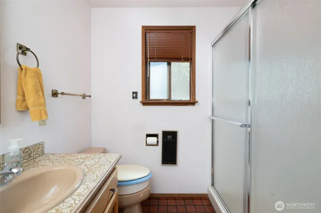 a view of a hallway with workspace