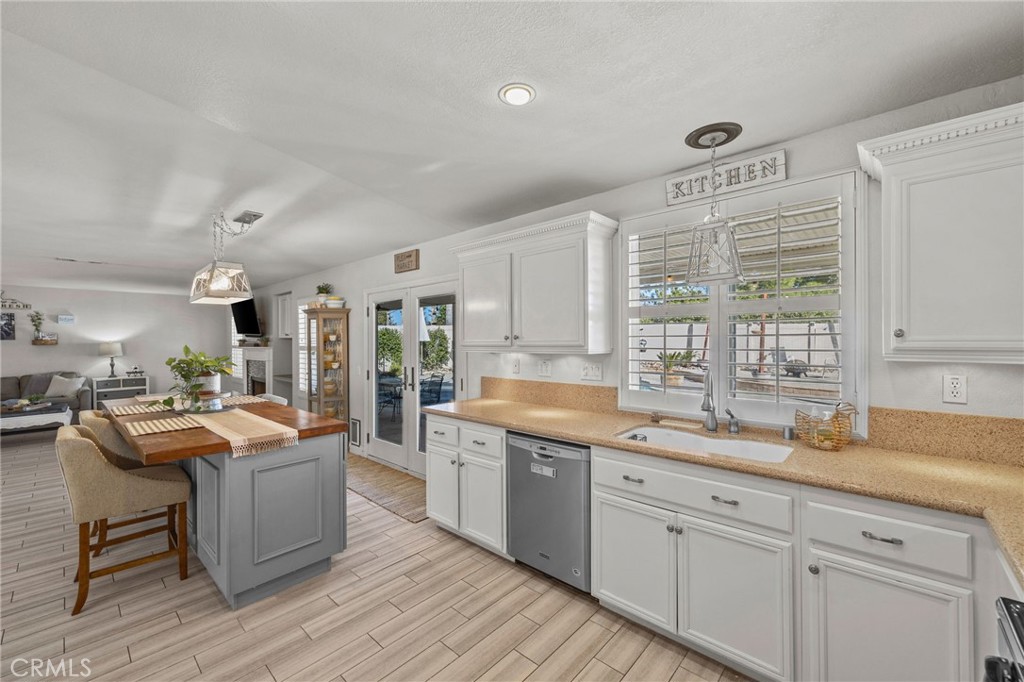 8992 Dahlia Drive Corona, CA 92883 - Photo 9 of 38