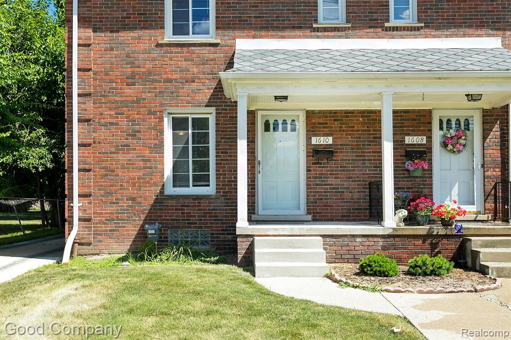 1610 West Webster Road, Unit F25 Royal Oak, MI 48073 - Photo 2 of 19 Gallery Image 2