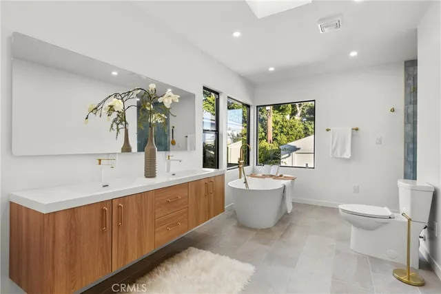 $1,495,000 | 1724 South Fairfax Avenue, Los Angeles, CA 90019