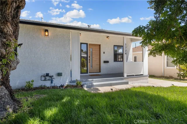 $1,495,000 | 1724 South Fairfax Avenue, Los Angeles, CA 90019