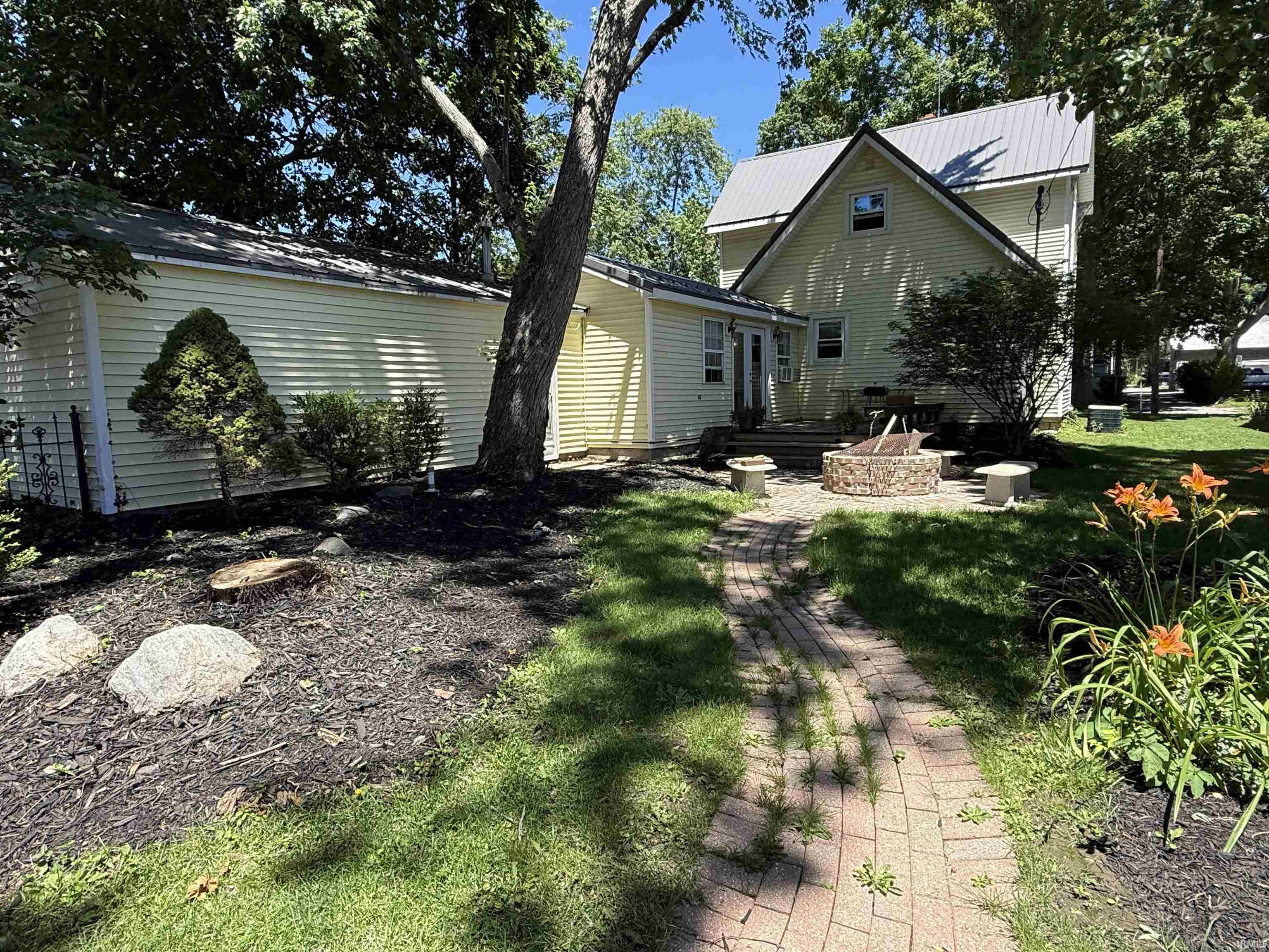 546 Charles Street Huntington, IN 46750 - Photo 23 of 25