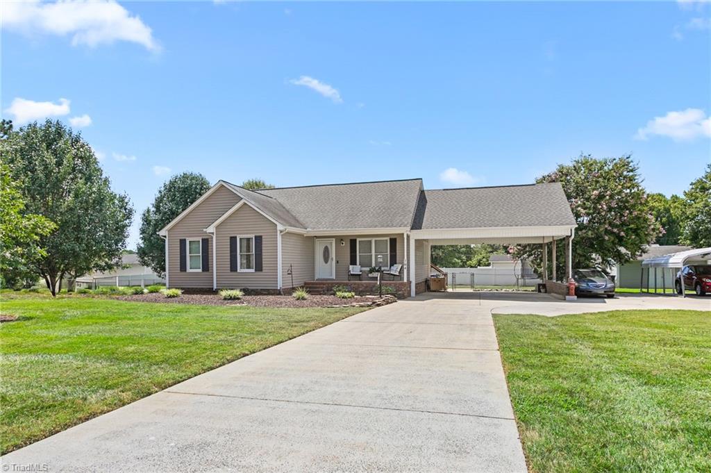 704 Rolling Road Haw River, NC 27258 - Photo 2 of 29 Gallery Image 2