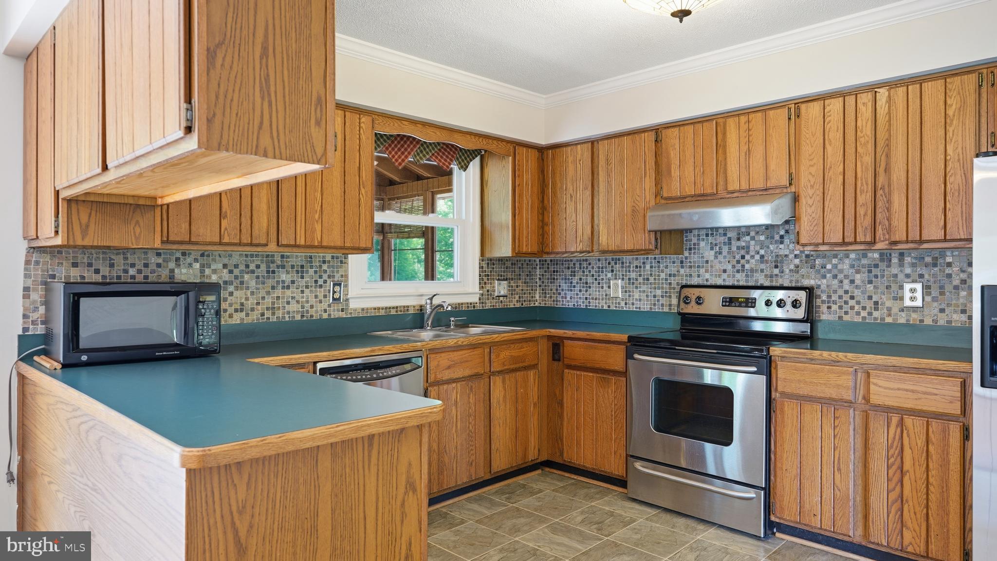 4211 Jackson Mill Road Haymarket, VA 20169 - Photo 13 of 48