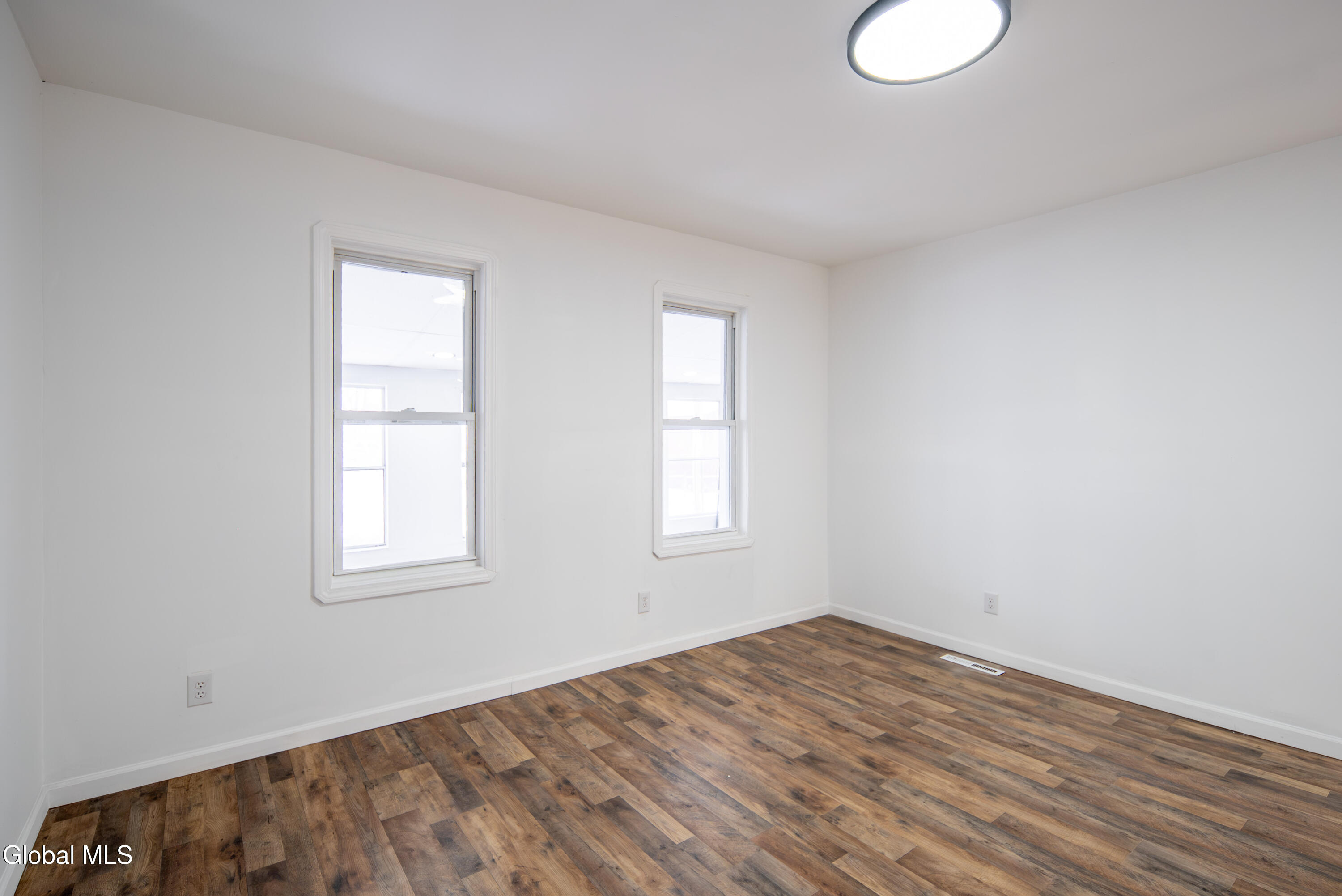 806 Strong Street Schenectady, NY 12307 - Photo 12 of 50 012