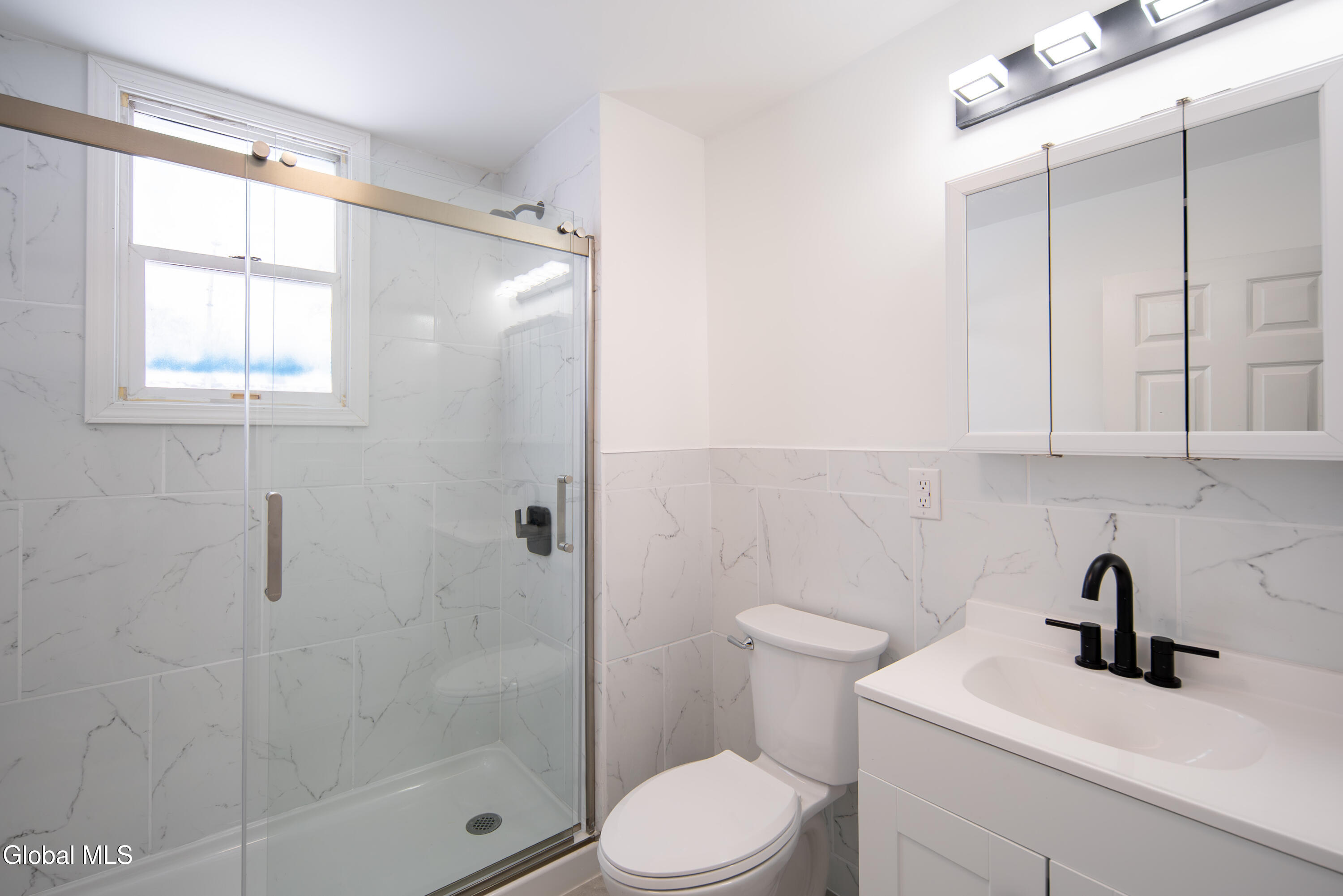 806 Strong Street Schenectady, NY 12307 - Photo 15 of 50 015