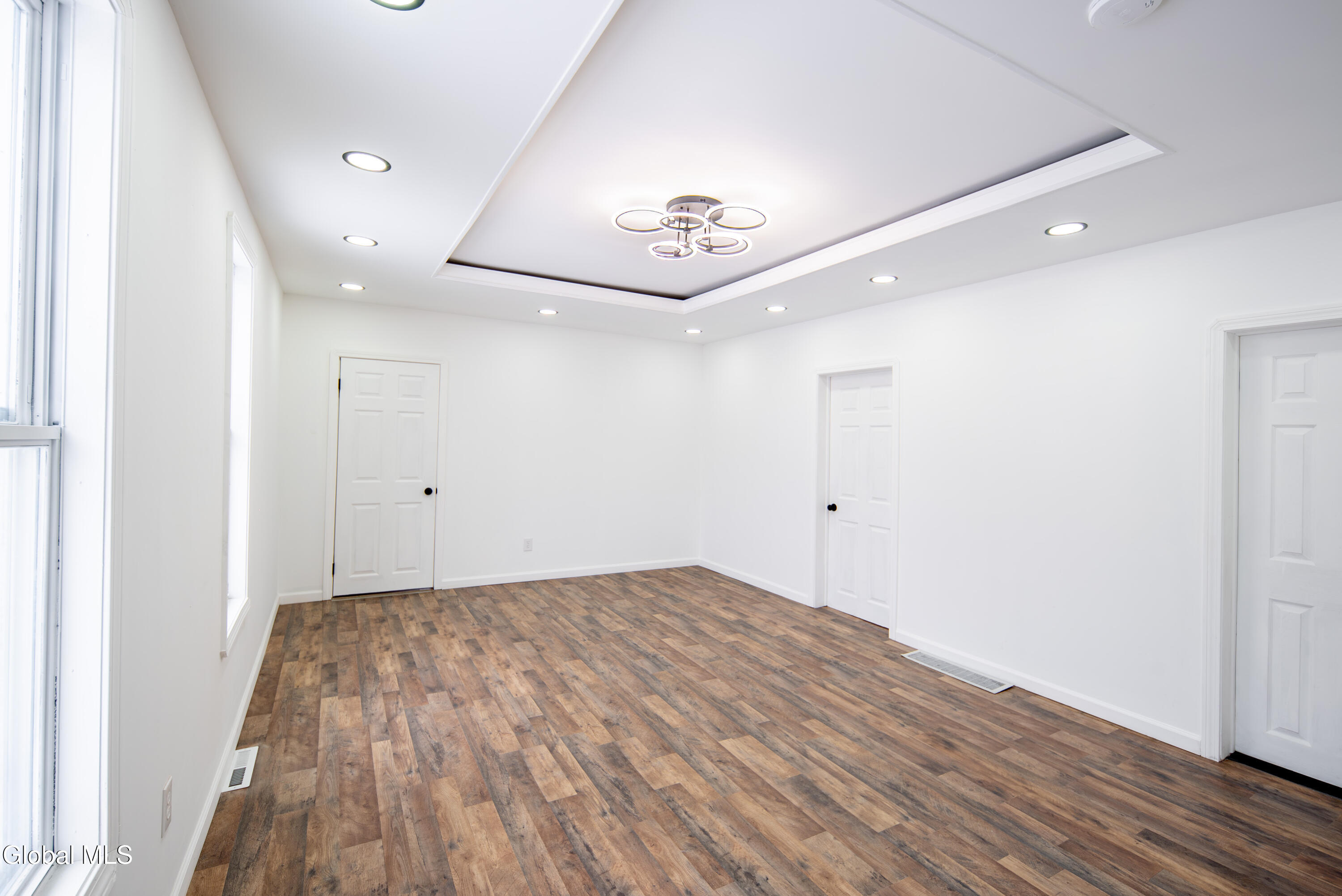 806 Strong Street Schenectady, NY 12307 - Photo 19 of 50 019