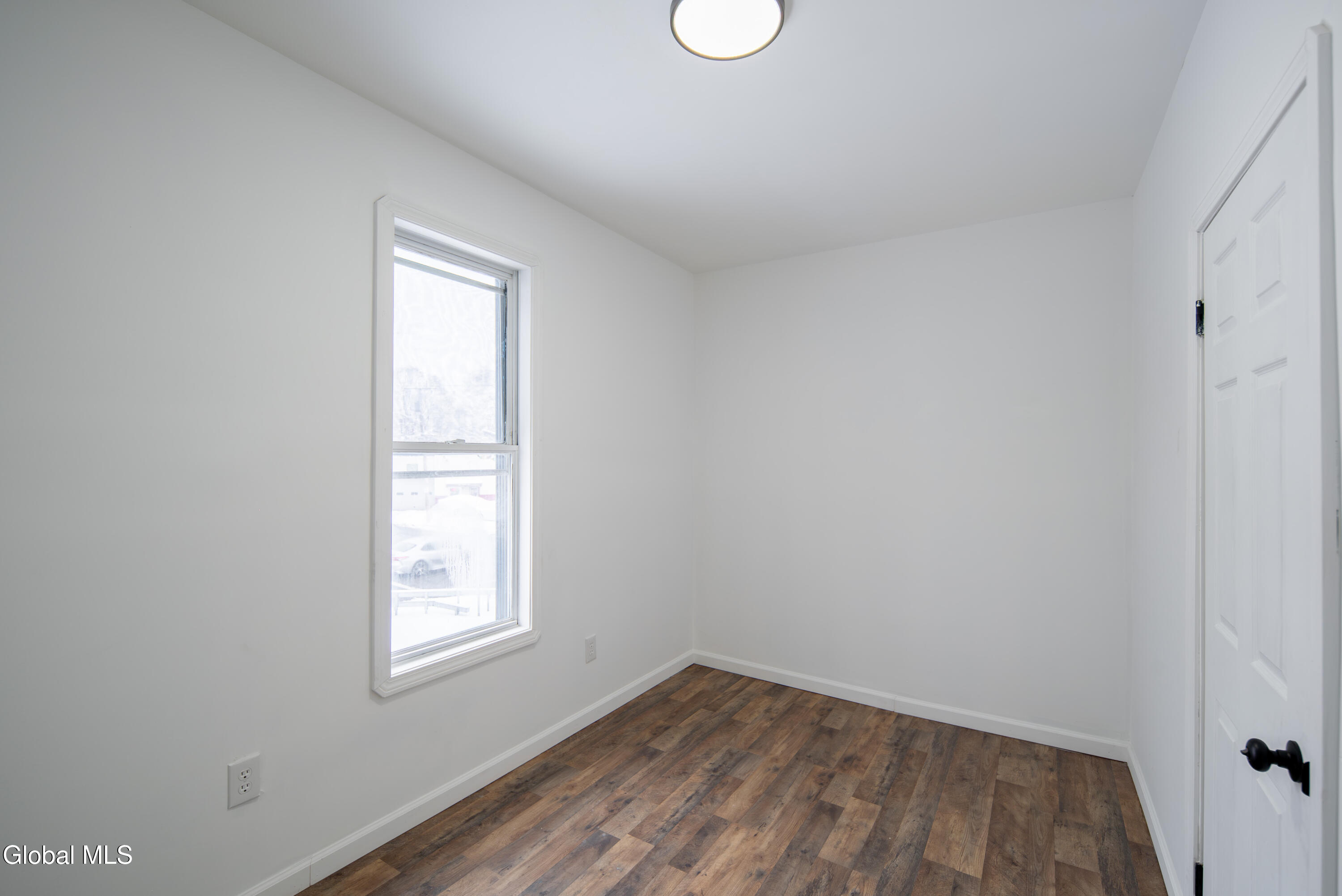 806 Strong Street Schenectady, NY 12307 - Photo 23 of 50 023