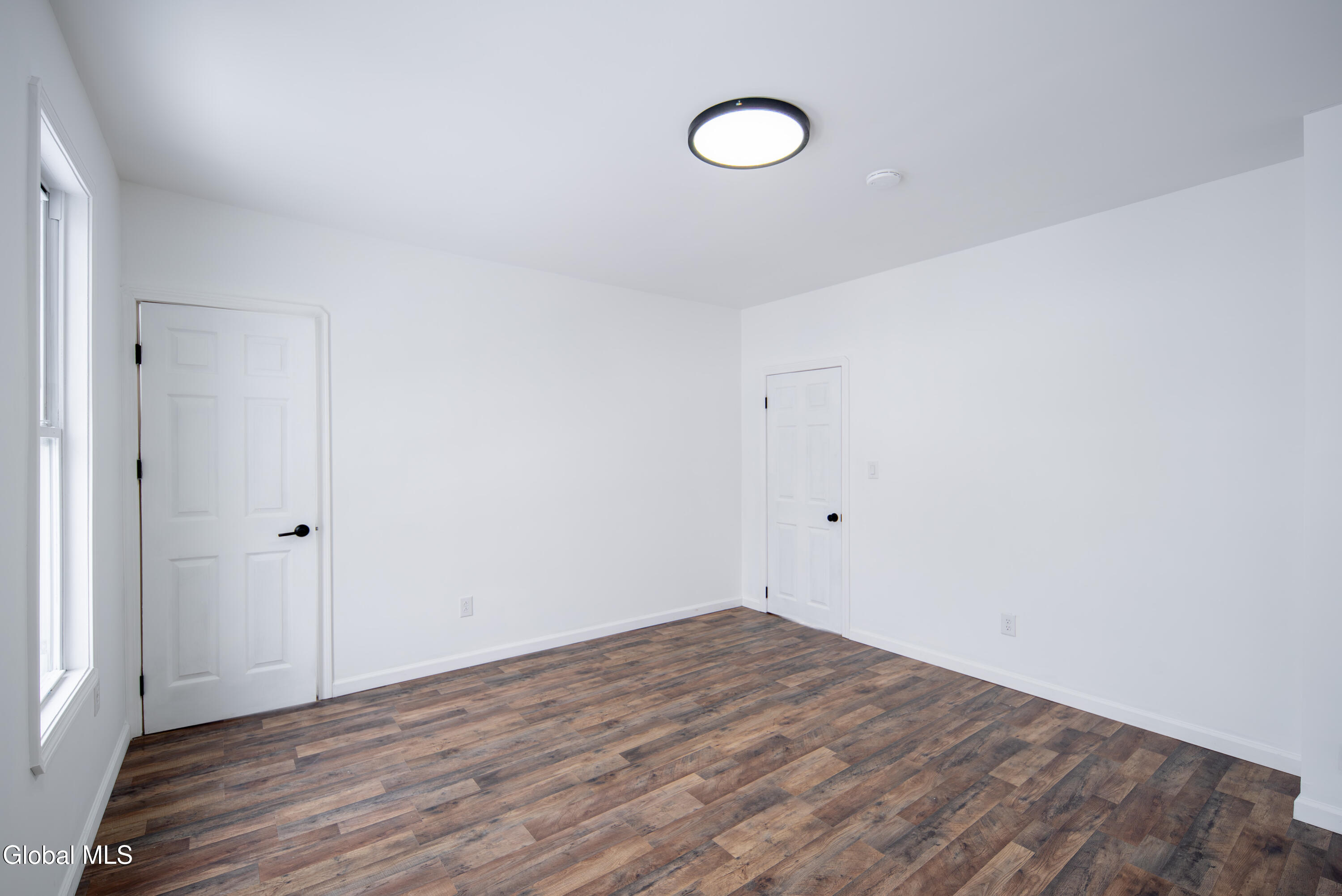 806 Strong Street Schenectady, NY 12307 - Photo 27 of 50 027