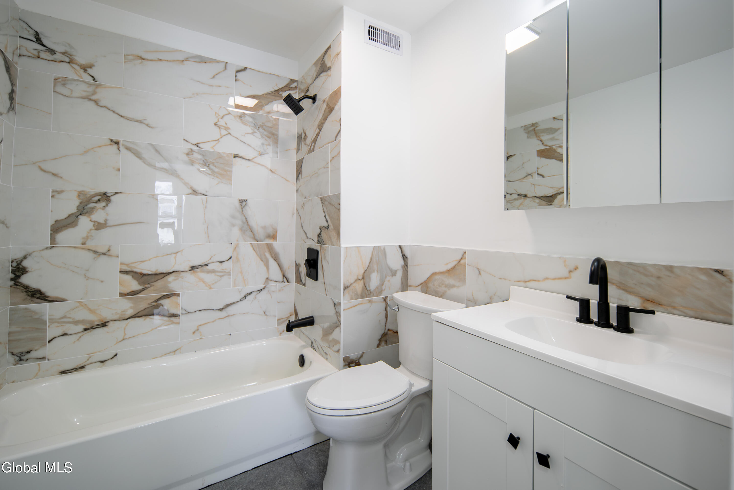 806 Strong Street Schenectady, NY 12307 - Photo 31 of 50 031