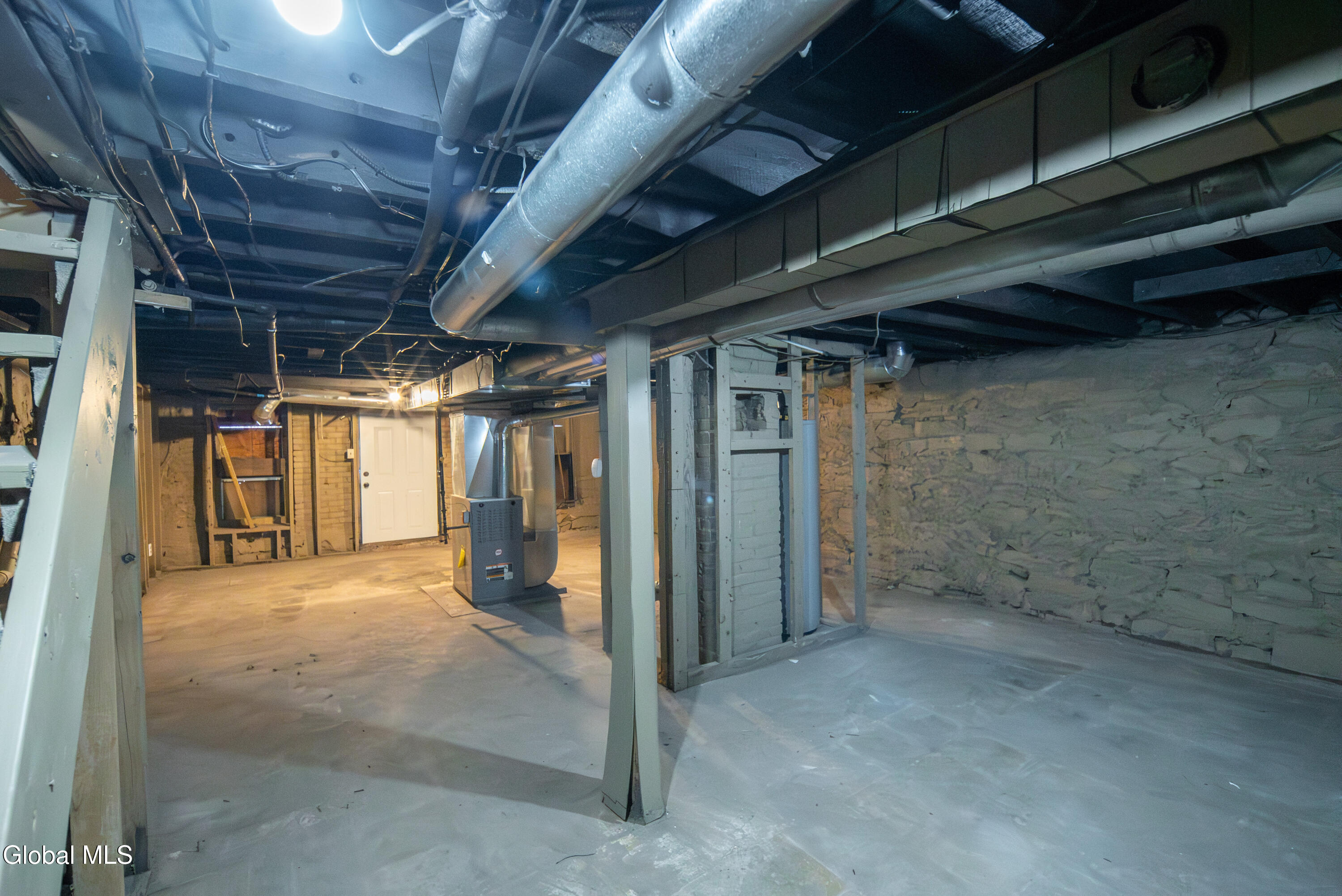 806 Strong Street Schenectady, NY 12307 - Photo 39 of 50 039