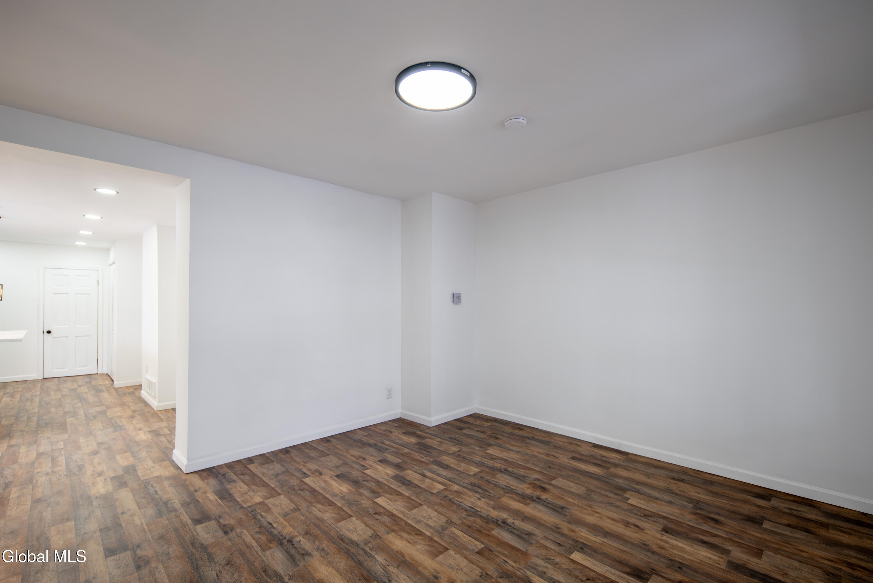 806 Strong Street Schenectady, NY 12307 - Photo 10 of 50 010