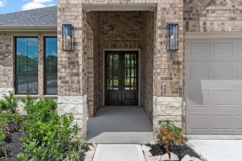 $700,000 | 2501 Barton Crk Trl Drive, Friendswood, TX 77546