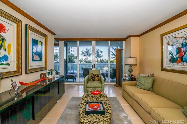 $500,000 | 21055 Yacht Club Drive, Unit 701, Aventura, FL 33180