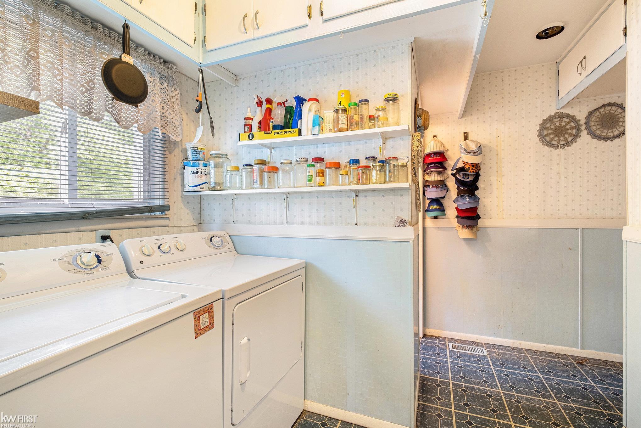 5017 North Vassar Road Flint, MI 48506 - Photo 20 of 32 50120285-19.JPG