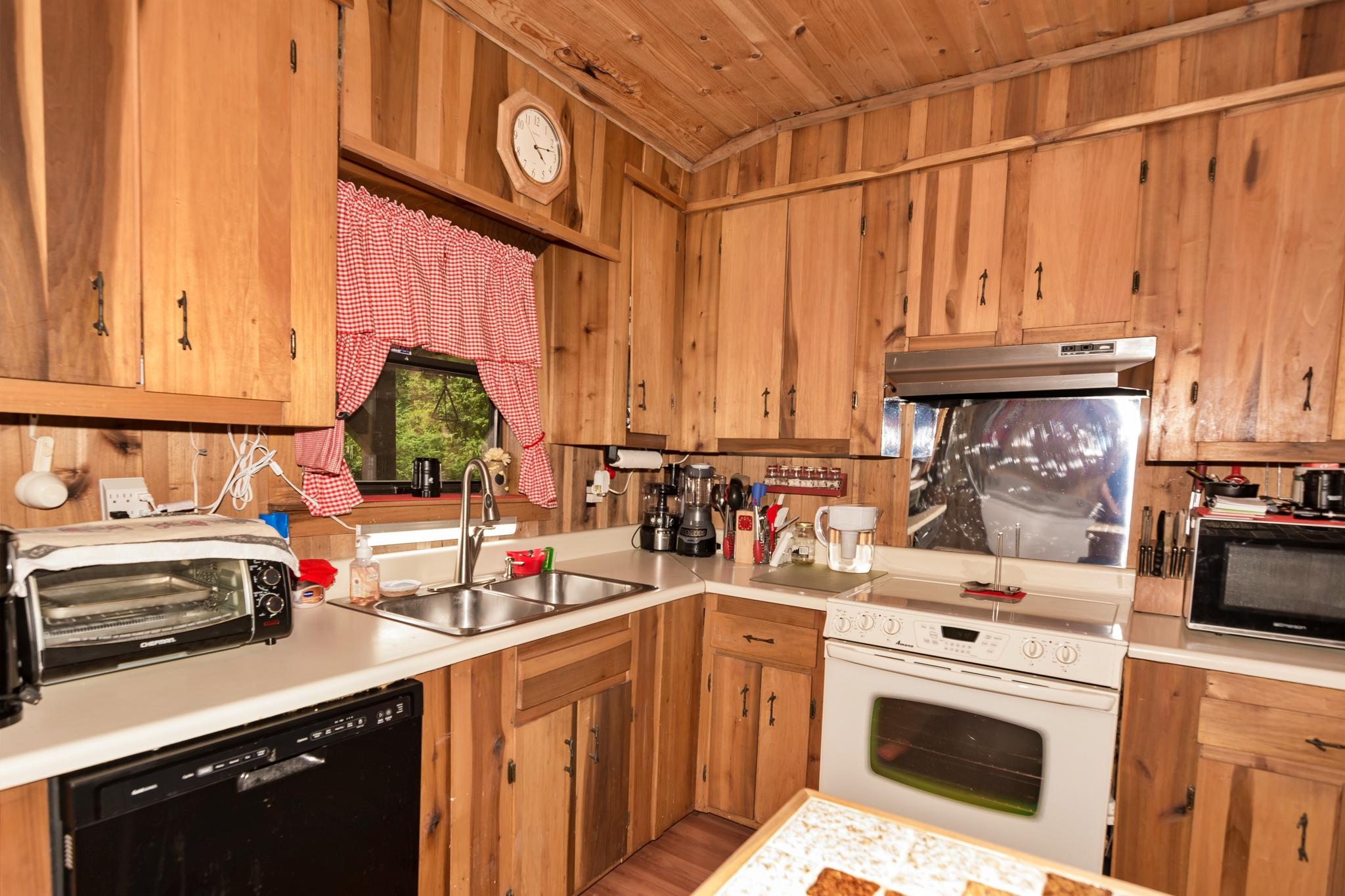 750 West Valley Road Whitwell, TN 37397 - Photo 14 of 39 Kitchen