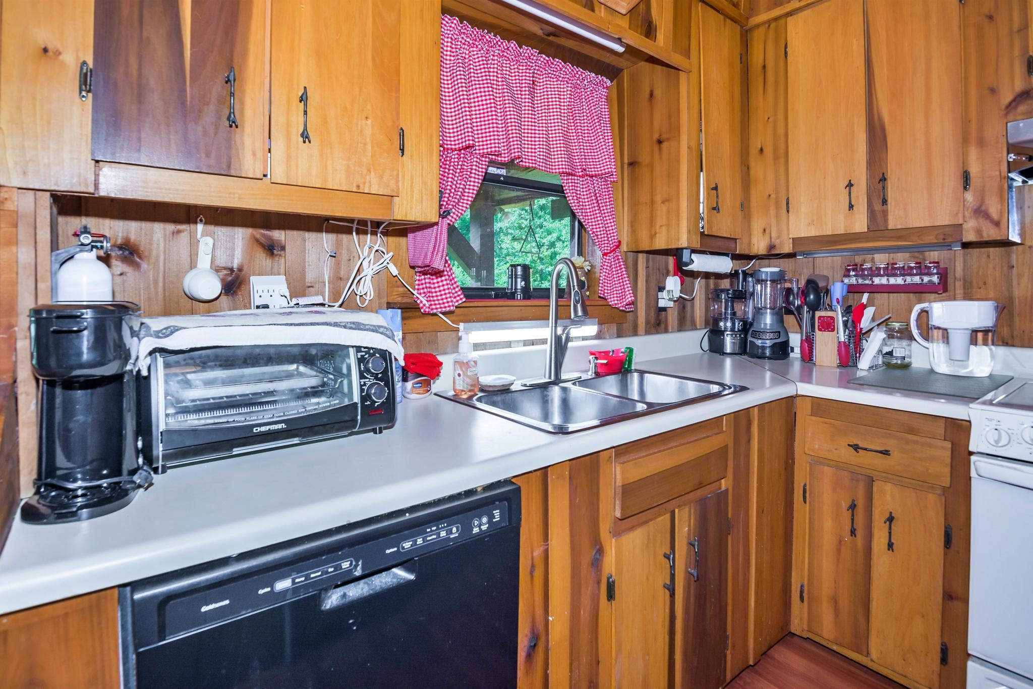 750 West Valley Road Whitwell, TN 37397 - Photo 15 of 39 Kitchen 5
