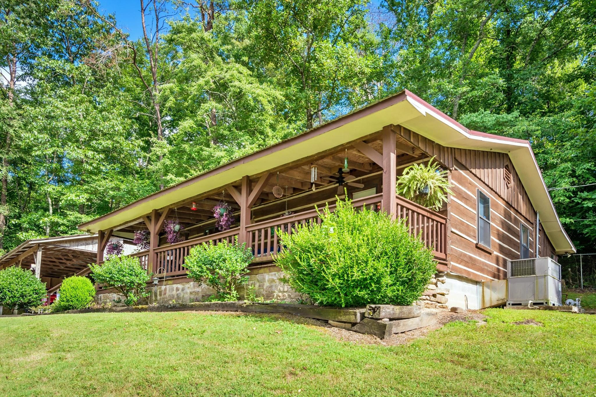 750 West Valley Road Whitwell, TN 37397 - Photo 4 of 39 Front Close right angle
