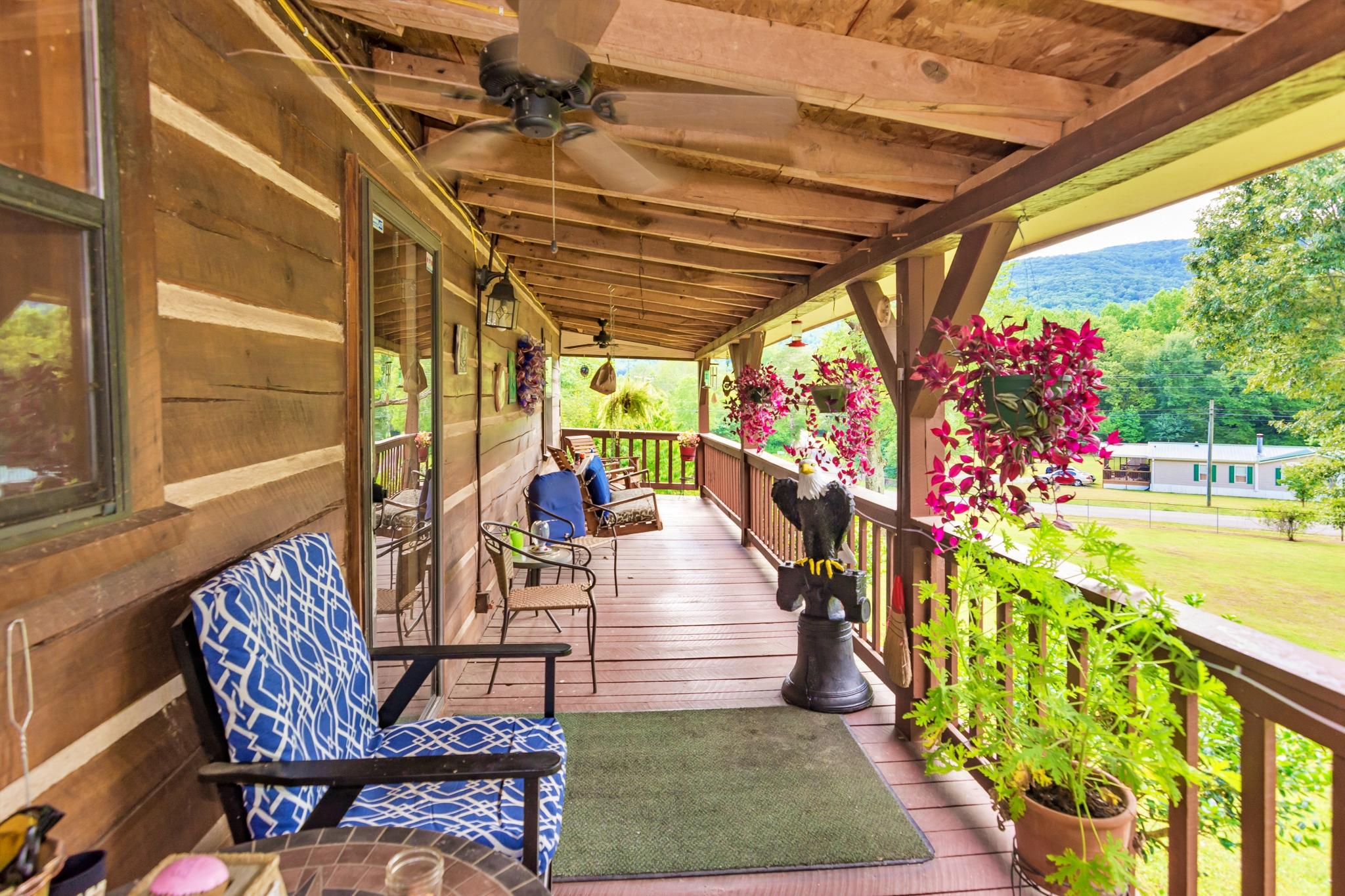 750 West Valley Road Whitwell, TN 37397 - Photo 8 of 39 Front Porch