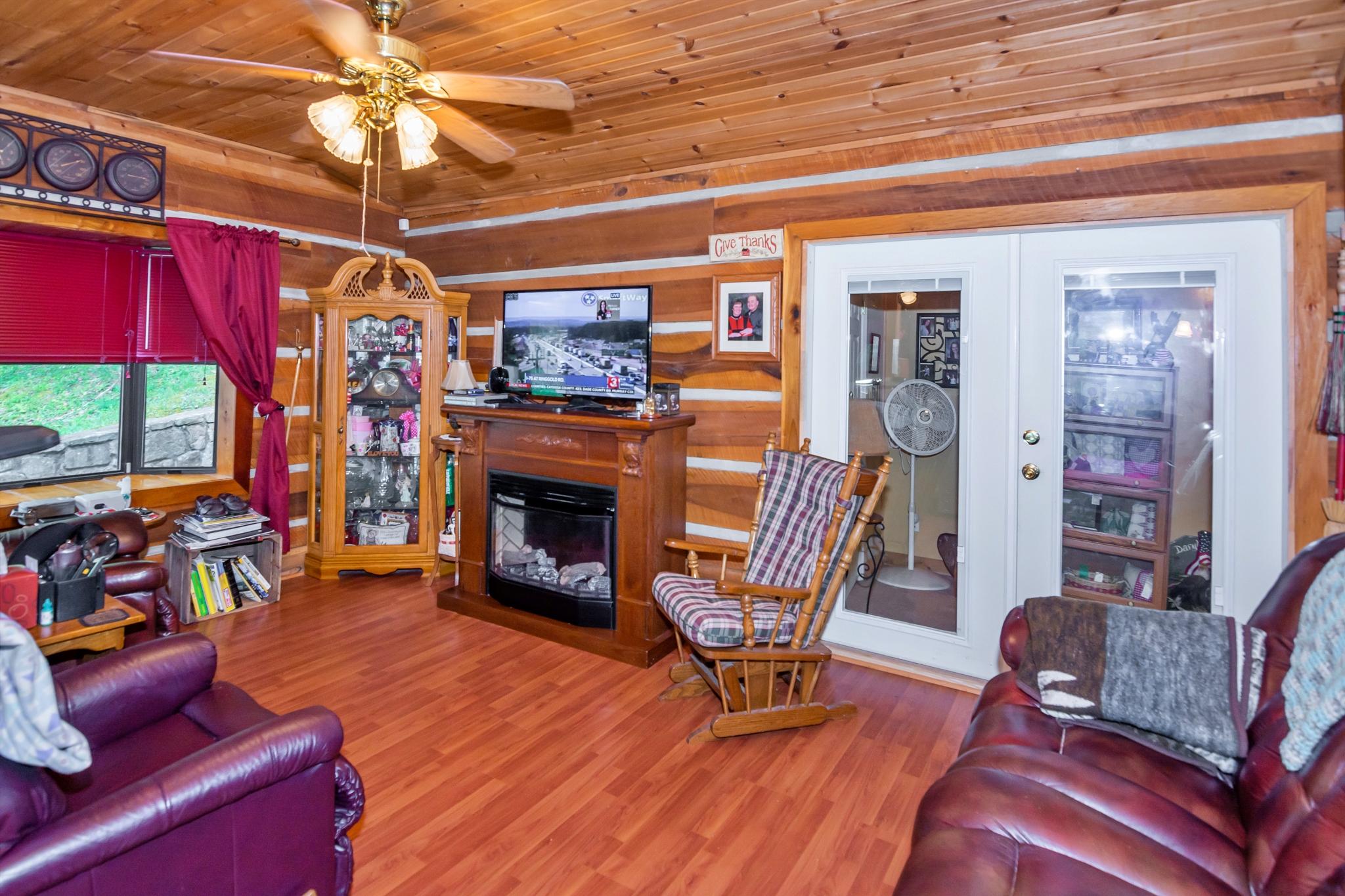 750 West Valley Road Whitwell, TN 37397 - Photo 9 of 39 Living Room