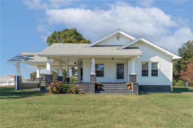 $250,000 | 4768 South North Carolina Highway 150, Lexington, NC 27295