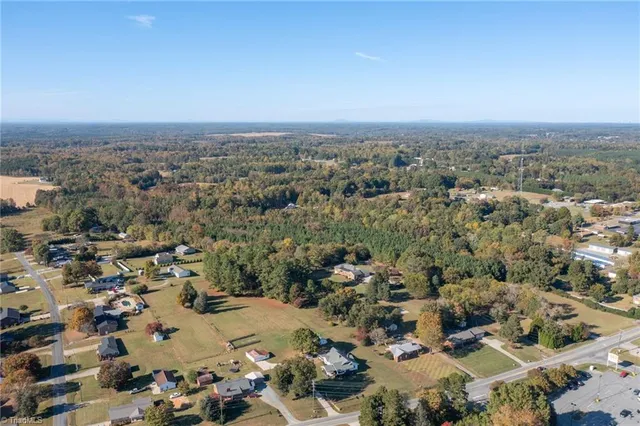 $250,000 | 4768 South North Carolina Highway 150, Lexington, NC 27295