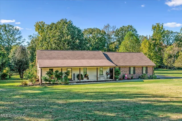 $295,000 | 610 Oakley Road, Senatobia, MS 38668