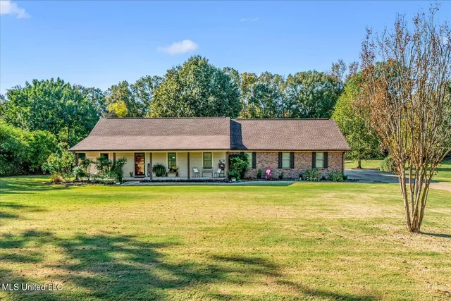 $295,000 | 610 Oakley Road, Senatobia, MS 38668