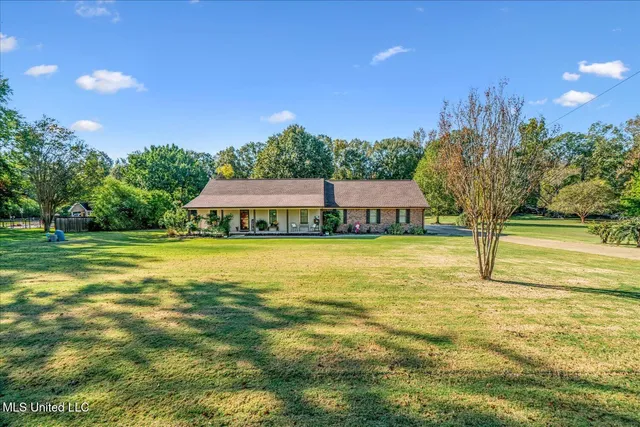 $295,000 | 610 Oakley Road, Senatobia, MS 38668