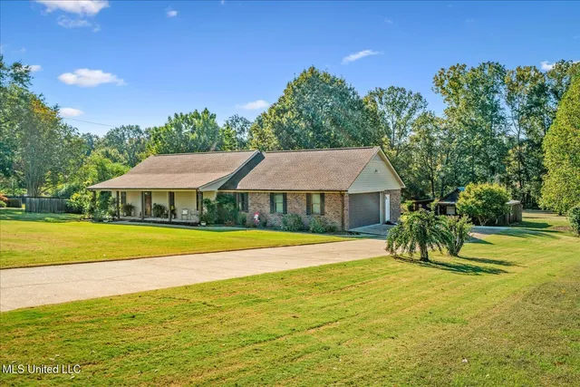 $295,000 | 610 Oakley Road, Senatobia, MS 38668