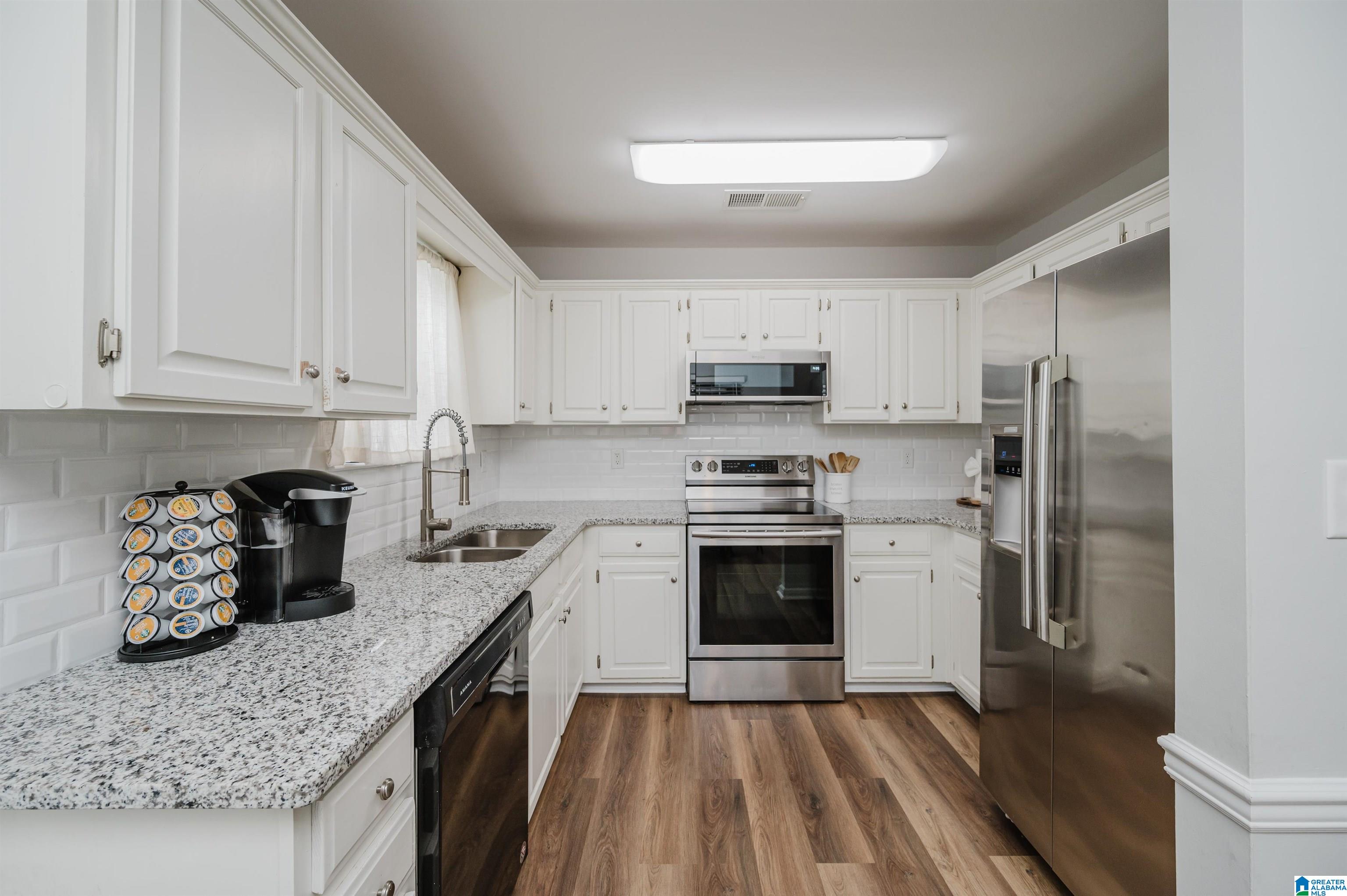 126 Cambridge Pointe Circle Alabaster, AL 35007 - Photo 8 of 15