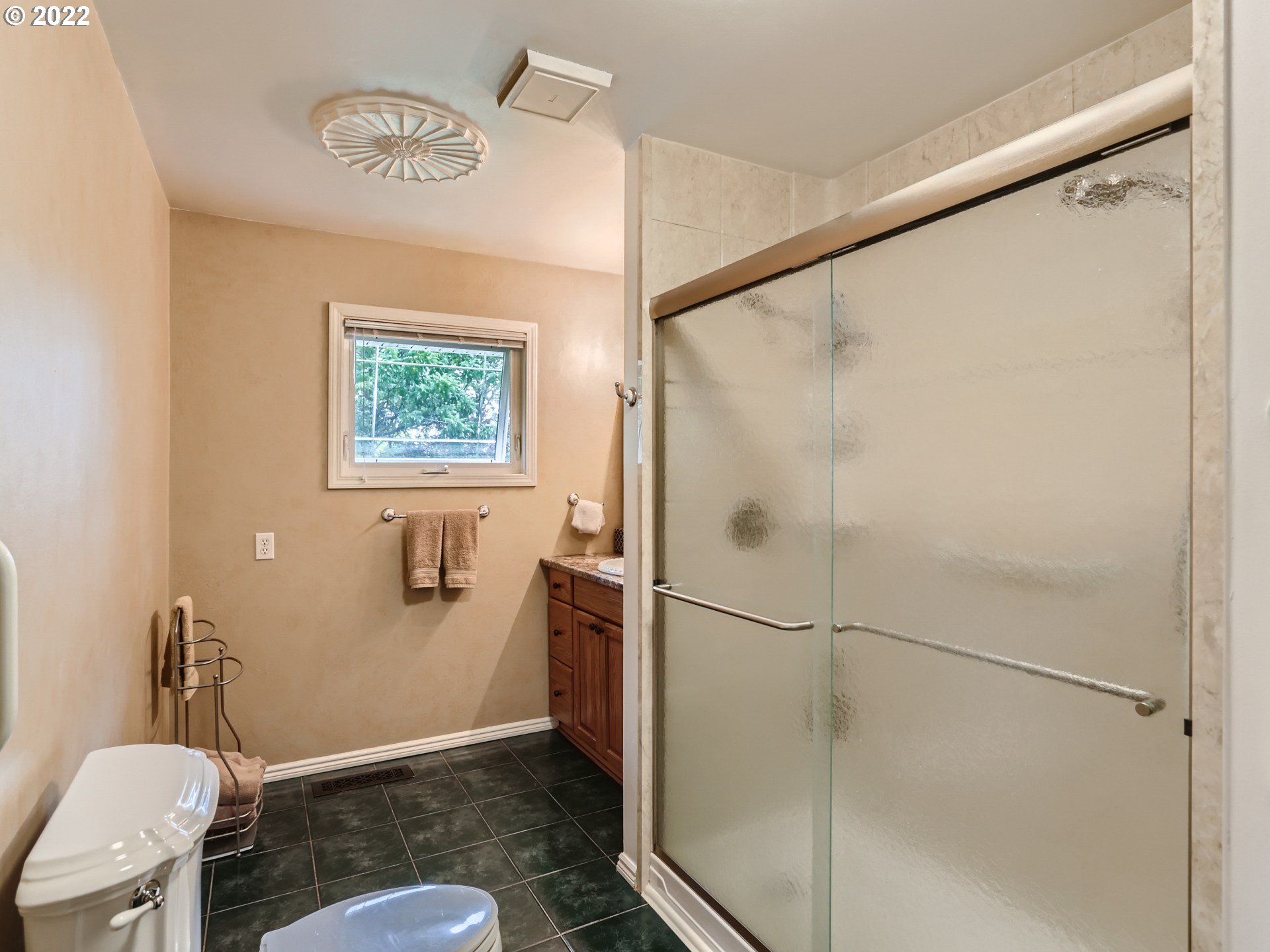 1120 Northwest Hobbs Road Cornelius, OR 97113 - Photo 17 of 32 Bathroom