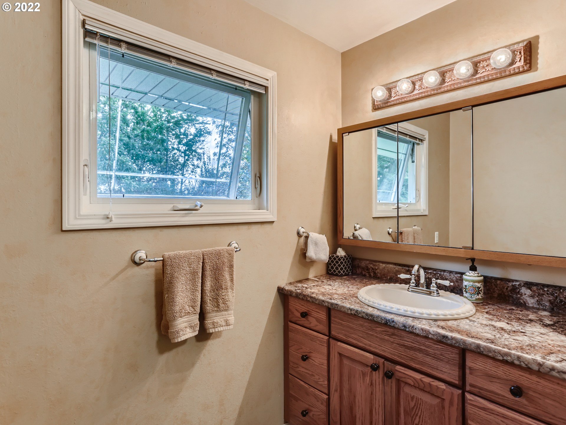 1120 Northwest Hobbs Road Cornelius, OR 97113 - Photo 18 of 32 Bathroom