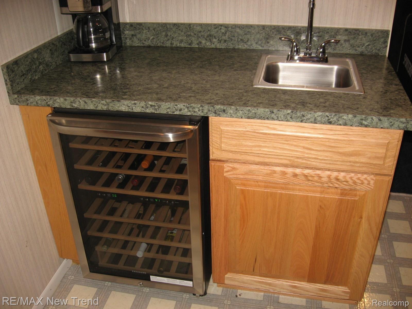 19031 Wayne Road Livonia, MI 48152 - Photo 42 of 56 IMG_7155.JPG
