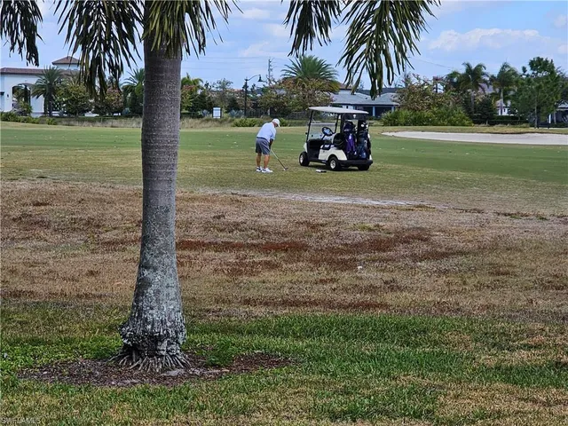 $2,700 | 2084 Par Drive, Naples, FL 34120