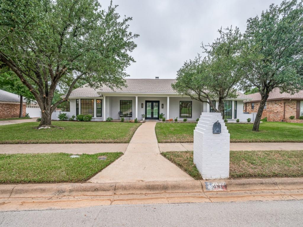 3414 Country Club Road Pantego, TX 76013 - Photo 2 of 26