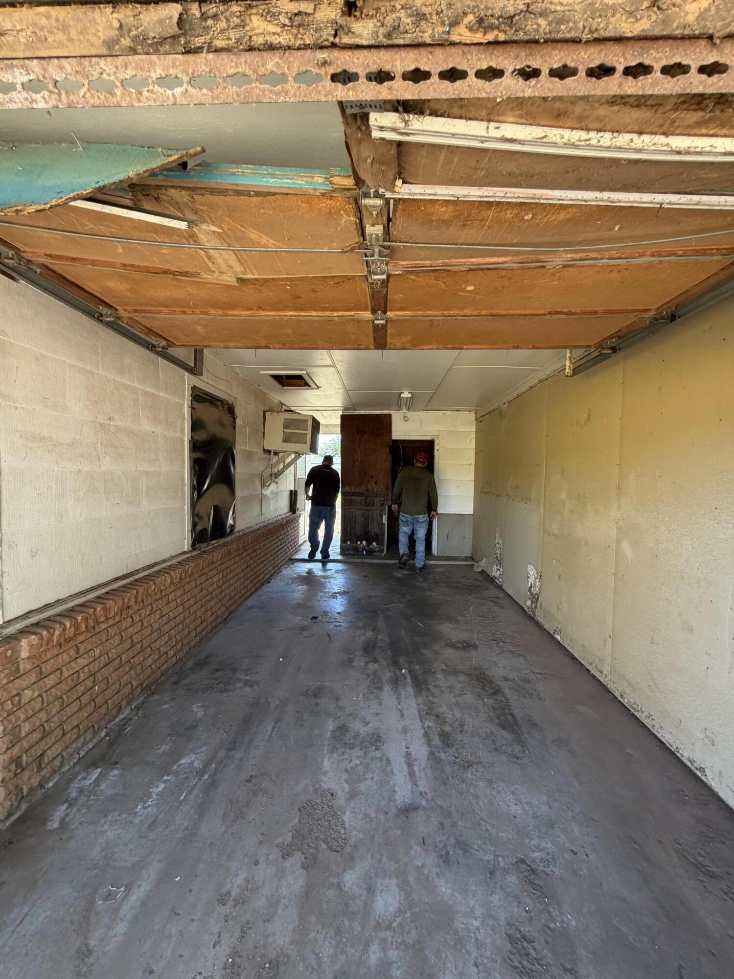 203 53rd Street Lubbock, TX 79404 - Photo 8 of 10 Garage