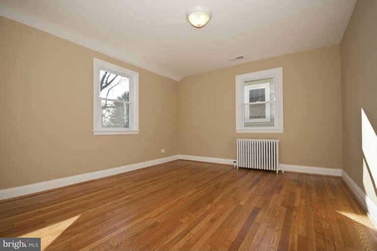 3513 Rolling Rd. Baltimore, MD 21244 - Photo 15 of 23 Bedroom