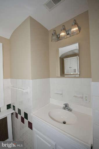 3513 Rolling Rd. Baltimore, MD 21244 - Photo 19 of 23 Bath