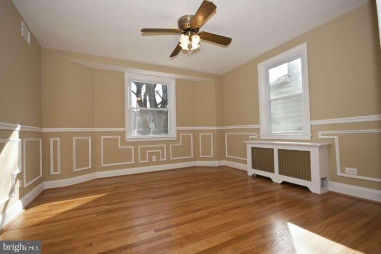 3513 Rolling Rd. Baltimore, MD 21244 - Photo 7 of 23 Dining Room