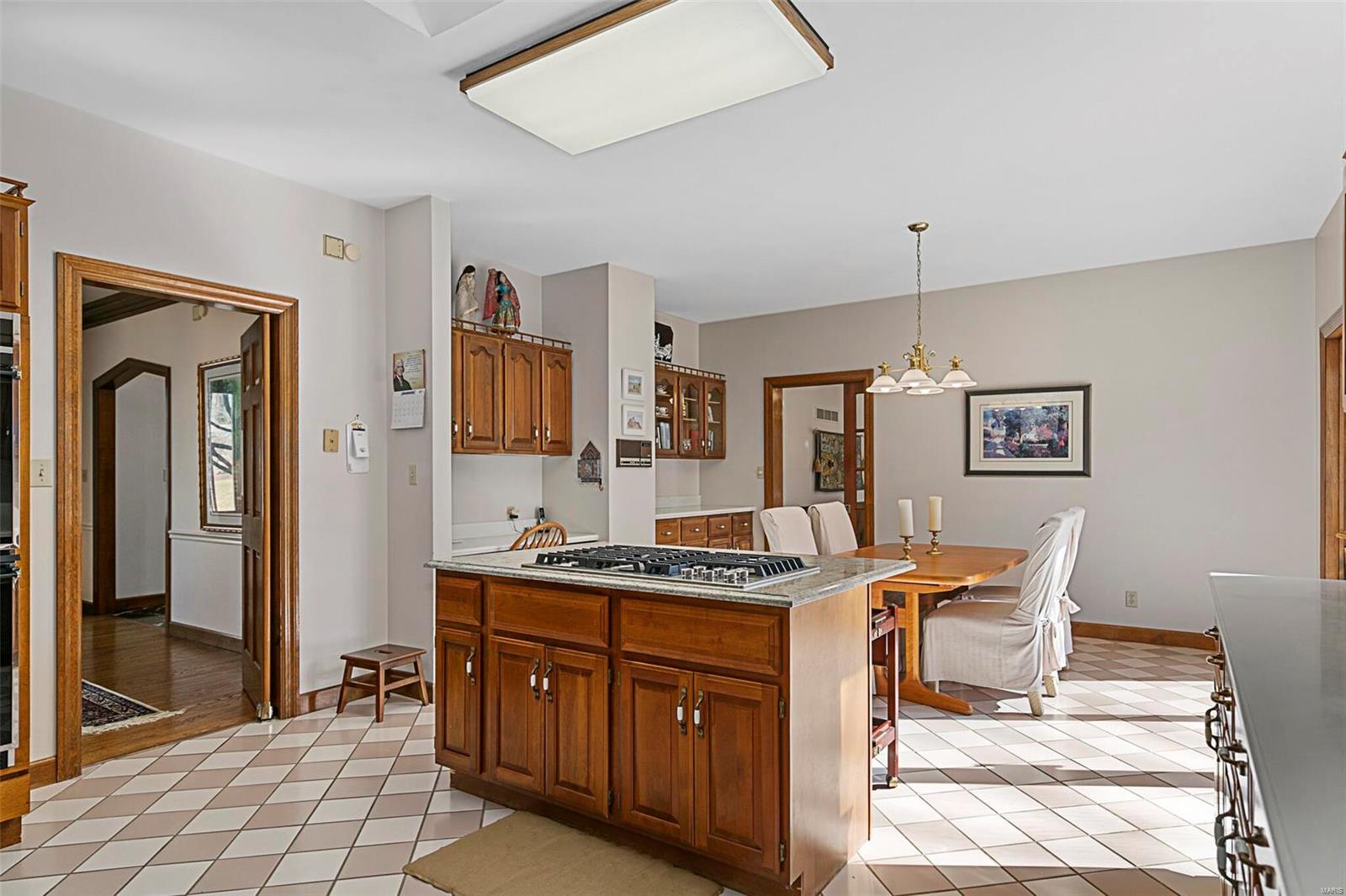 9792 Old Warson Road St. Louis, MO 63124 - Photo 14 of 64 Gallery Image 14