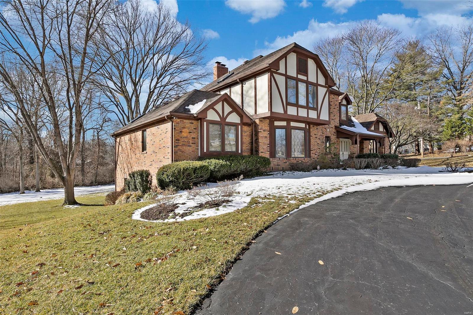 9792 Old Warson Road St. Louis, MO 63124 - Photo 2 of 64 Gallery Image 2